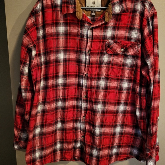 Legendary Whitetails Size Medium - Picture 2 of 5